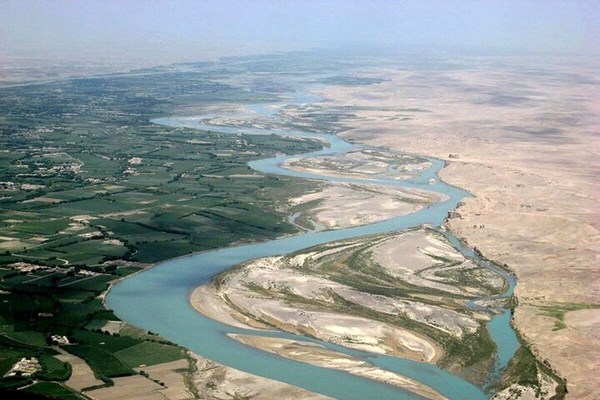 افغانستان به ایران آب نمی‌دهد