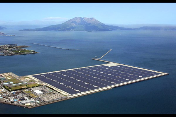 ژاپنی‌ها روی دریا «مزرعه خورشیدی» می‌سازند! 