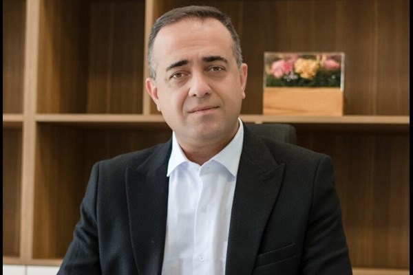 سرمایه‌گذاری یک همتی «کرمان موتور»