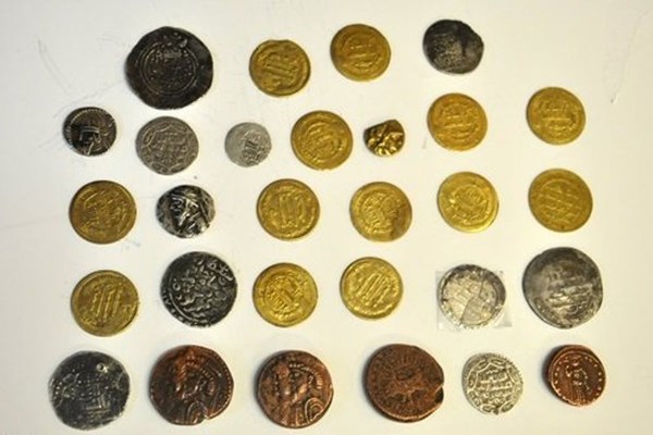 ۶۰ سکه دوره صفوی در کرمان کشف شد