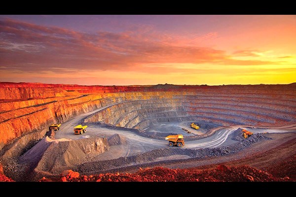 اثر تصمیمات خلق‌الساعه بر معدنی‌ها