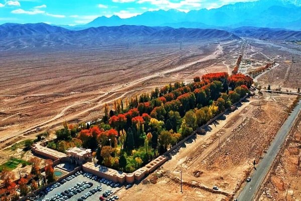ساماندهی ورودی باغ شاهزاده ماهان