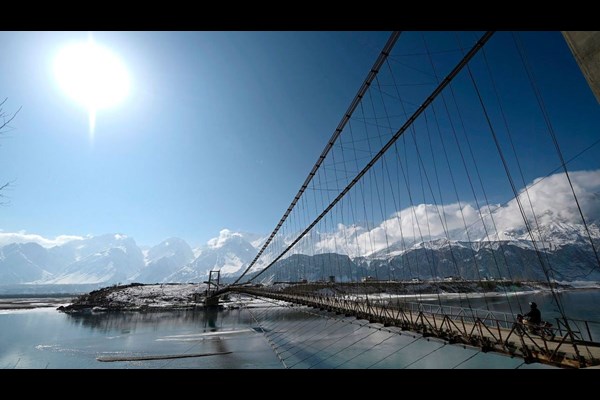 آغاز جنگ آبی دو قدرت هسته‌ای 