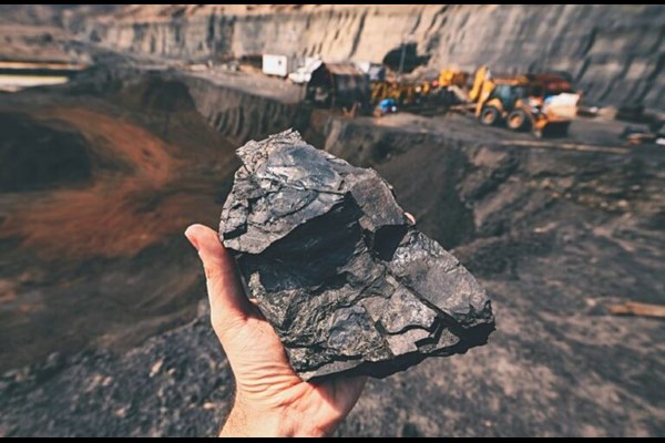 تضاد متغیرهای مالی سنگ‌آهنی‌ها