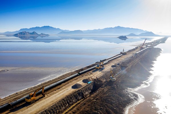 سوداگران آب