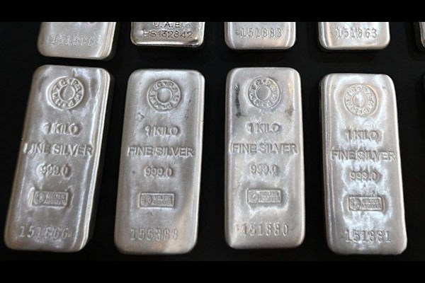 نقره در دام هیجان