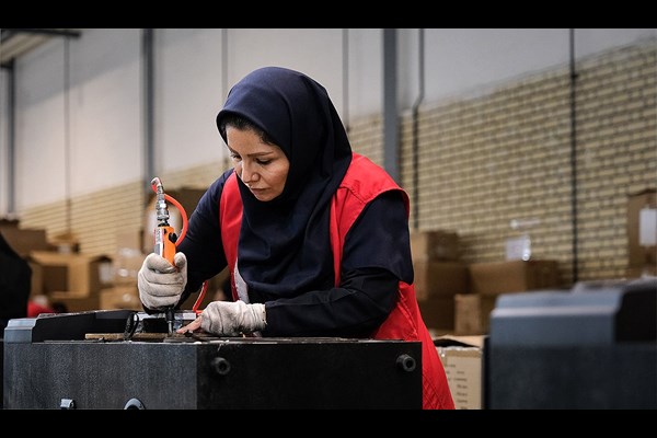 خدمات بازارکار را قبضه کرد